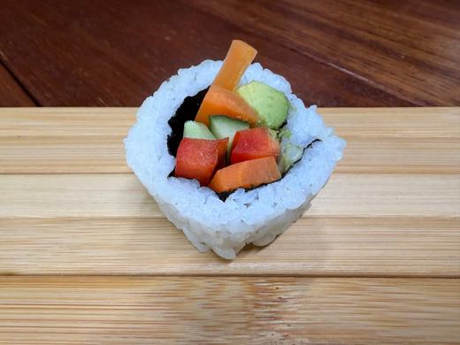 Vegetable sushi roll