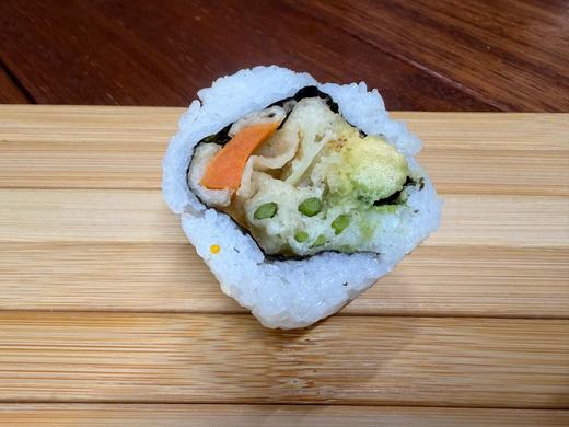 Vegetable maki roll
