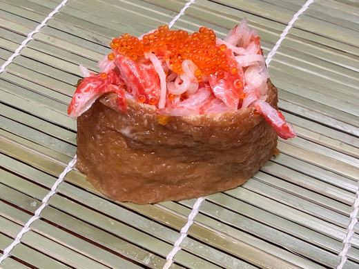 Crab salad gunkan with roe