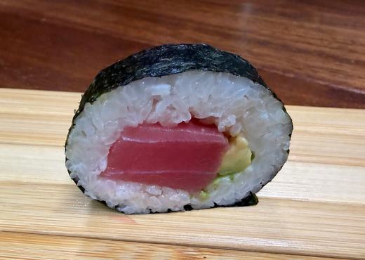 Tuna and avocado maki roll